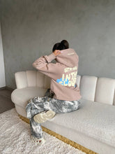 Lade das Bild in den Galerie-Viewer, In The Clouds Hoodie - Beige