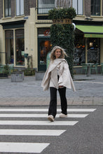 Afbeelding in Gallery-weergave laden, Scarf Jacket - Vanilla