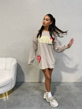 Load image into Gallery viewer, Can’t Find Me In Crowds Longsleeve - Beige