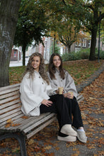 Afbeelding in Gallery-weergave laden, Belle Poncho - Taupe
