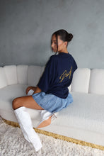 Afbeelding in Gallery-weergave laden, Signature Tee- Navy
