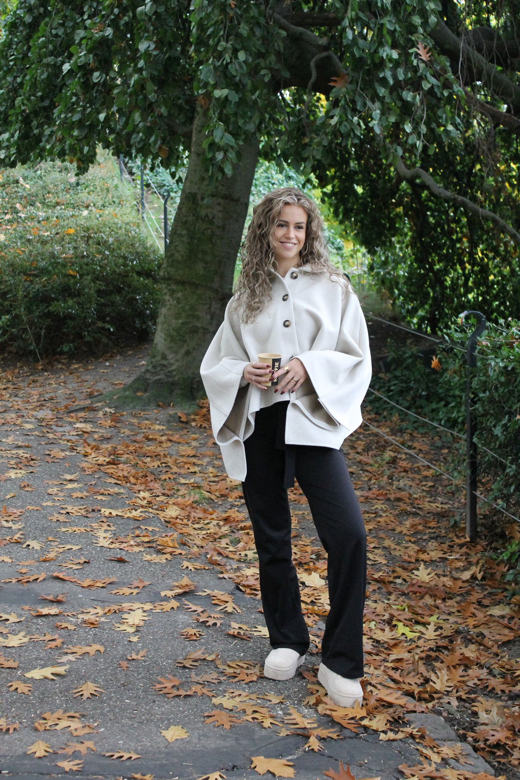 Belle Poncho - Beige