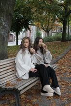 Afbeelding in Gallery-weergave laden, Belle Poncho - Beige

