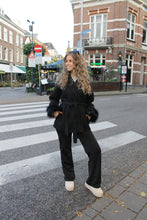Afbeelding in Gallery-weergave laden, Boujee Jacket with Fake Fur - Black
