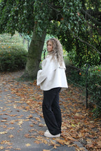 Afbeelding in Gallery-weergave laden, Belle Poncho - Beige
