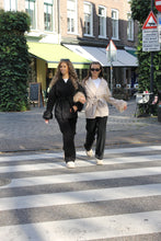Afbeelding in Gallery-weergave laden, Boujee Jacket with Fake Fur - Black
