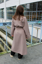 Lade das Bild in den Galerie-Viewer, Autumn Coat - Grey Taupe
