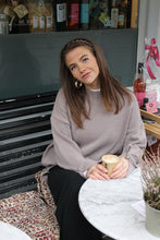 Afbeelding in Gallery-weergave laden, Bow Sweater - Taupe
